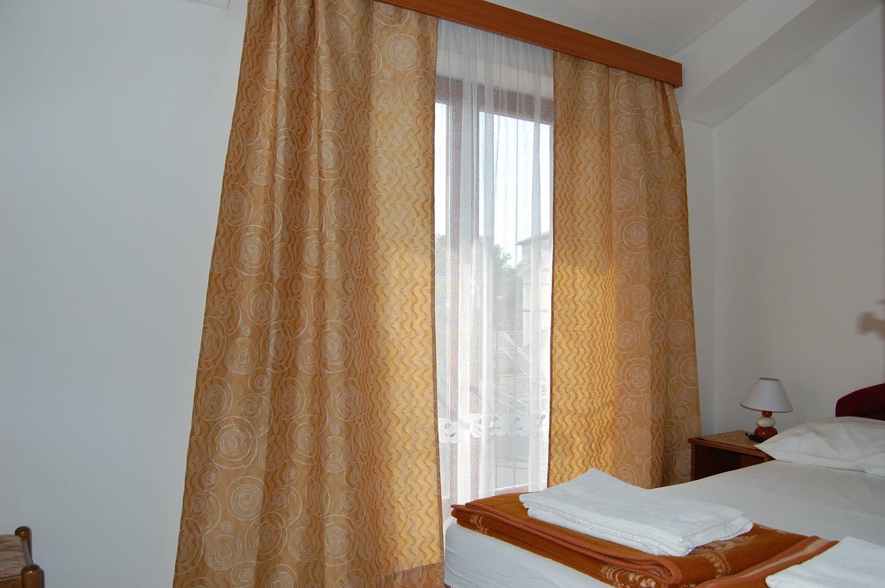 Apartments Myadria Малинска Екстериор снимка