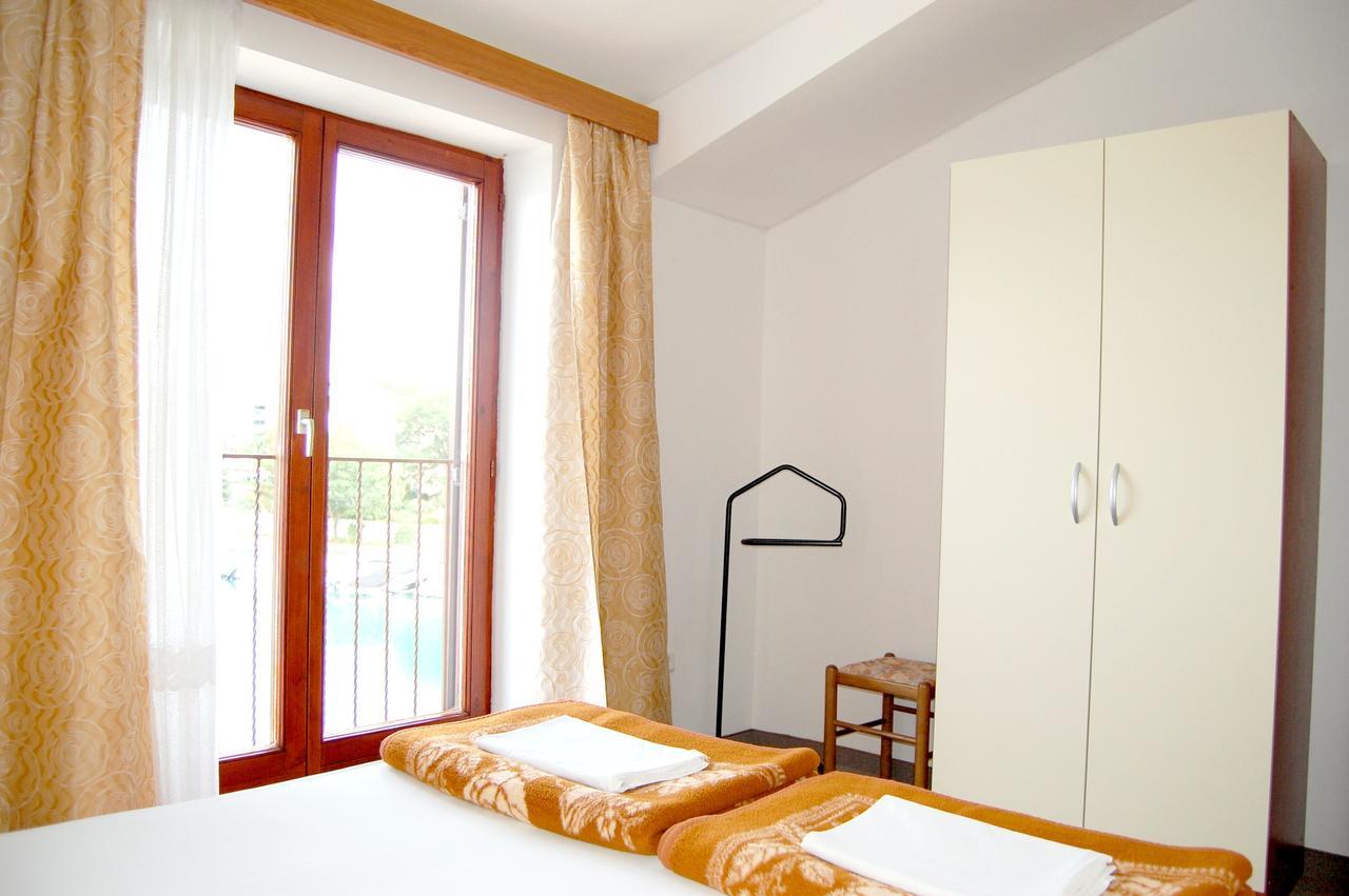 Apartments Myadria Малинска Екстериор снимка