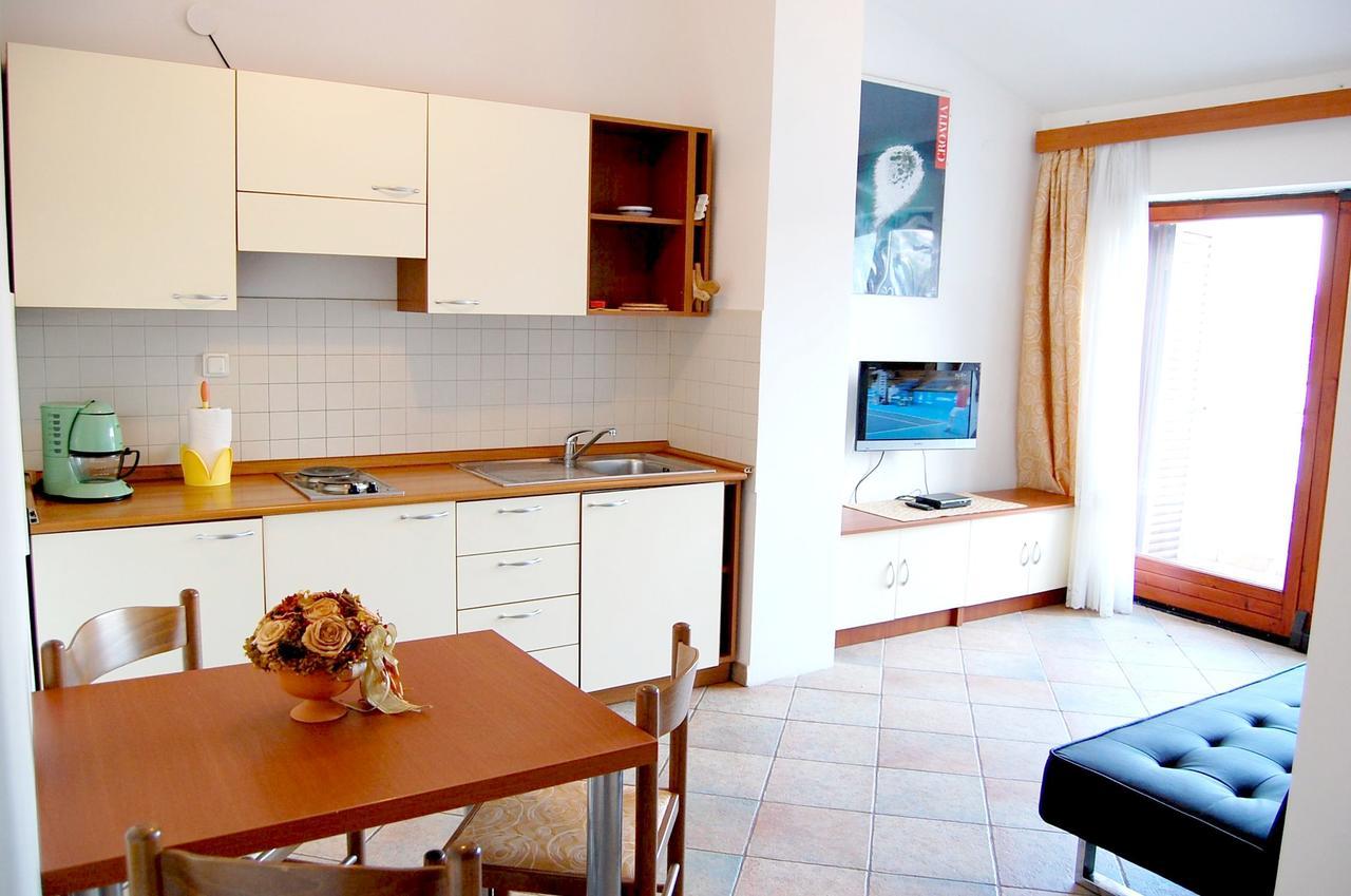 Apartments Myadria Малинска Екстериор снимка