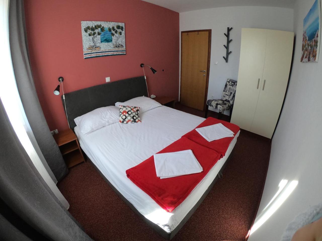 Apartments Myadria Малинска Екстериор снимка